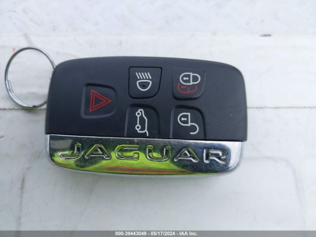 SADCJ2FX7JA269395 Jaguar F-pace 25t Premium