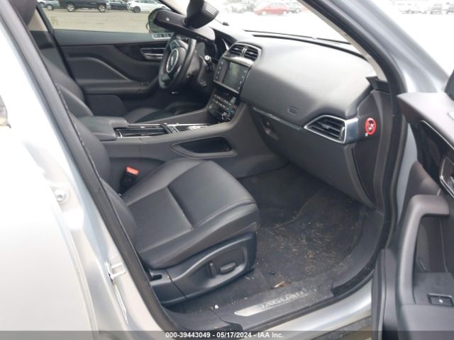 SADCJ2FX7JA269395 Jaguar F-pace 25t Premium