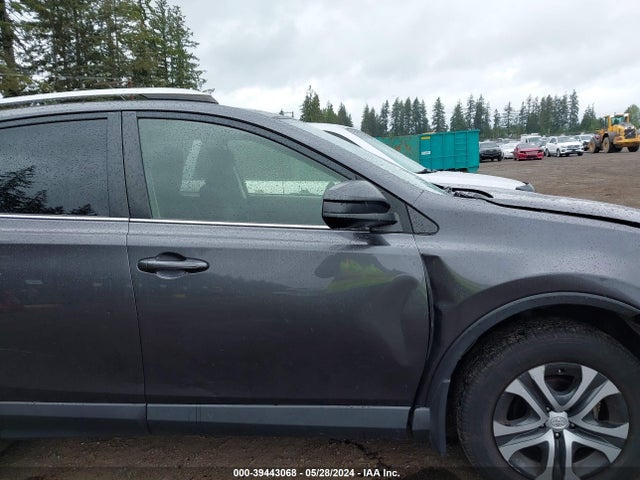 Toyota RAV4 LE 2016 JTMBFREV7GJ085634 Image 13