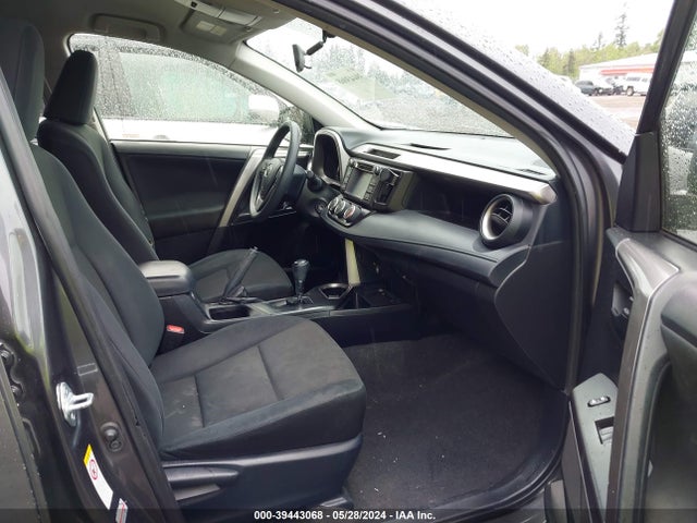 Toyota RAV4 LE 2016 JTMBFREV7GJ085634 Image 5
