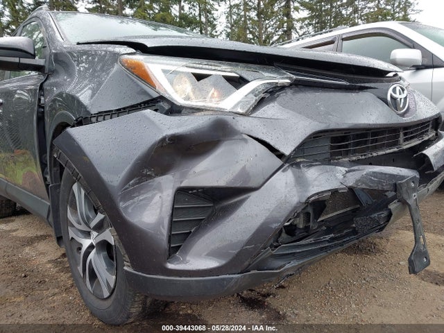 Toyota RAV4 LE 2016 JTMBFREV7GJ085634 Image 6