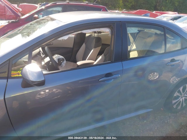 Toyota Corolla Hybrid Le 2022 JTDEAMDEXN3003350 Image 15
