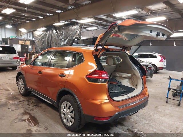 Nissan ROGUE S 2017 JN8AT2MV6HW000577 Image 3