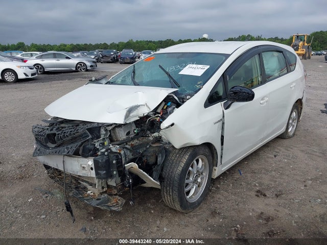 Toyota Prius V Four 2015 JTDZN3EU8FJ039816 Image 2