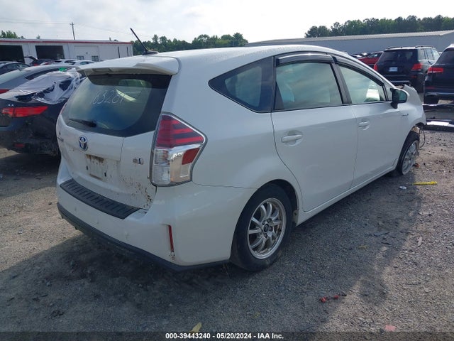 Toyota Prius V Four 2015 JTDZN3EU8FJ039816 Image 4