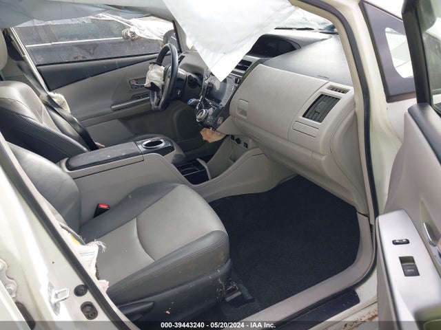 Toyota Prius V Four 2015 JTDZN3EU8FJ039816 Image 5