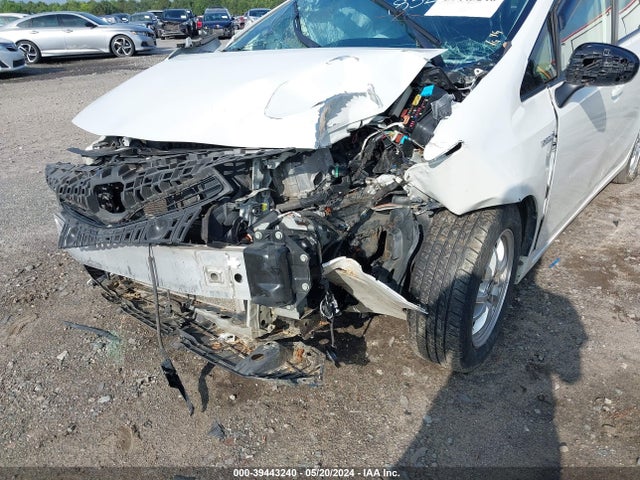 Toyota Prius V Four 2015 JTDZN3EU8FJ039816 Image 6