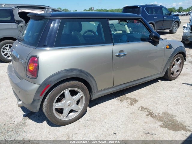 2009 MINI COOPER WMWMF33519TW70464 Photo 3