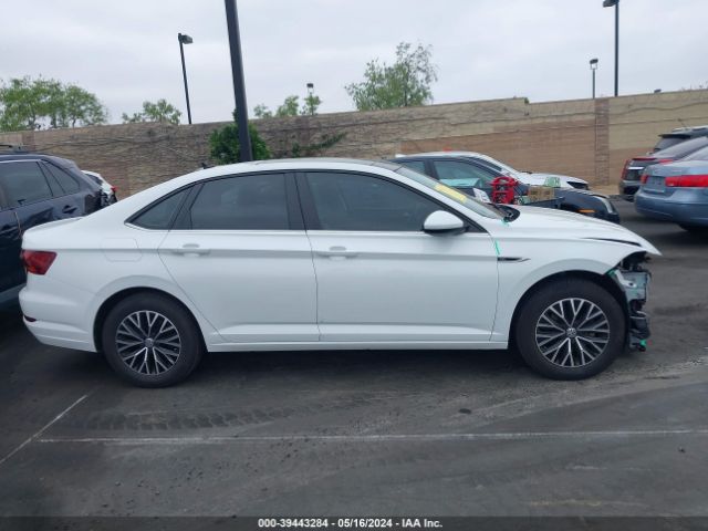 3VWE57BUXKM015974 Volkswagen Jetta 1.4t Sel