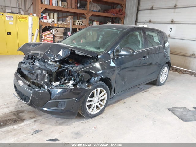 Chevrolet Sonic Lt Auto 2015 1G1JC6SB5F4169647 Image 2
