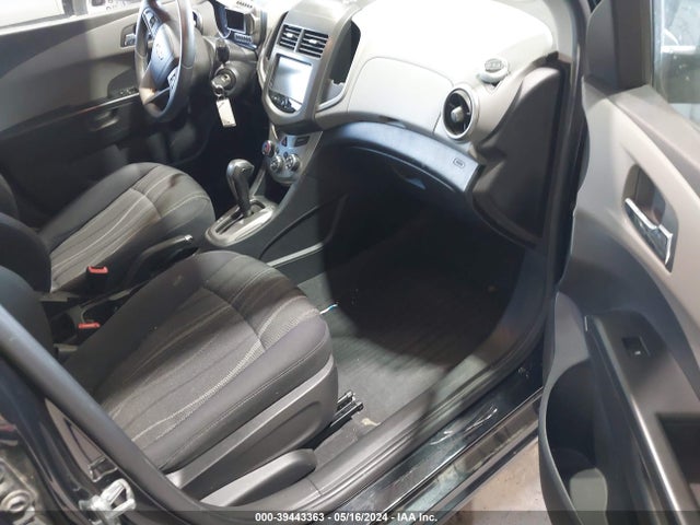 Chevrolet Sonic Lt Auto 2015 1G1JC6SB5F4169647 Image 5