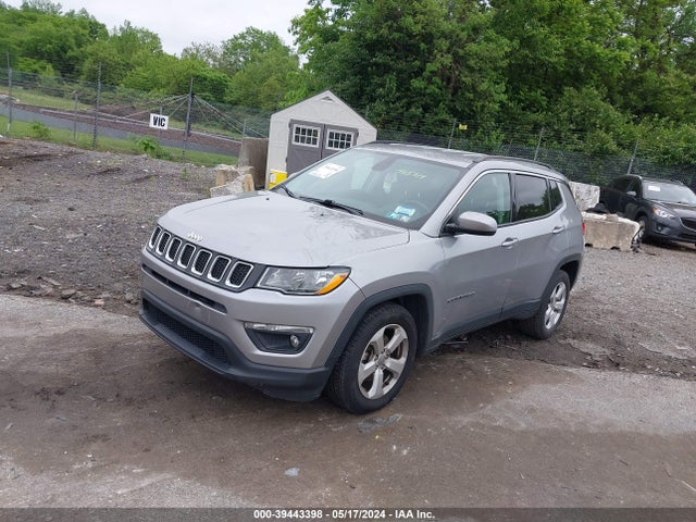 3C4NJCBB5JT465719 Jeep Compass Latitude Fwd