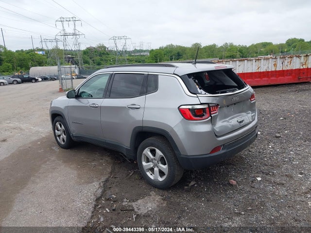 3C4NJCBB5JT465719 Jeep Compass Latitude Fwd