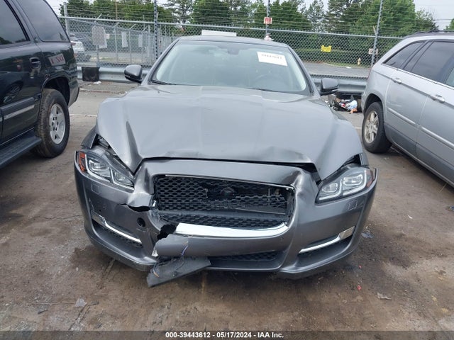 SAJWJ1CD4G8W01758 Jaguar Xj R-sport
