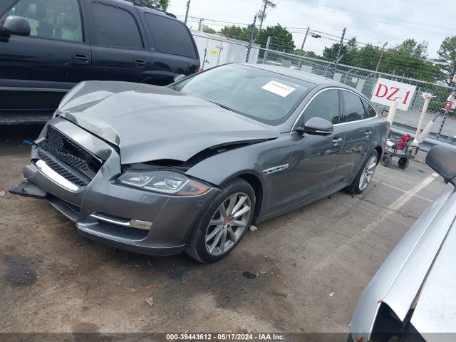 2016 JAGUAR XJ SAJWJ1CD4G8W01758 Photo 1