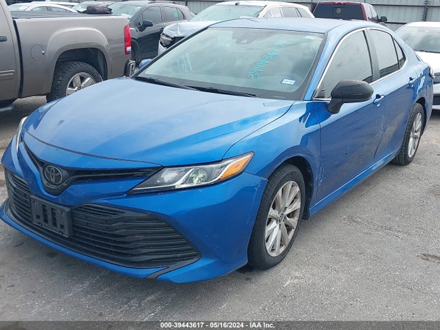 Toyota CAMRY LE 2020 4T1C11AKXLU394227 Image 2