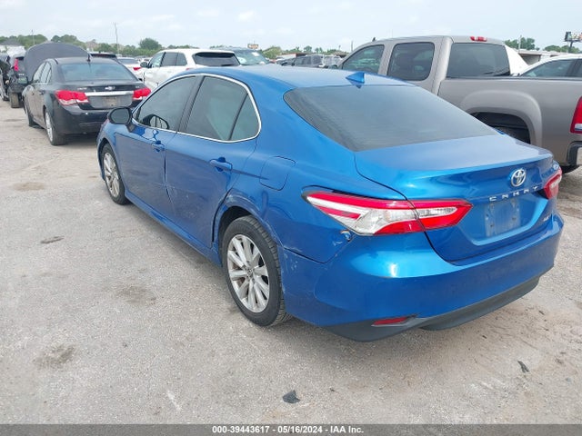 Toyota CAMRY LE 2020 4T1C11AKXLU394227 Image 3