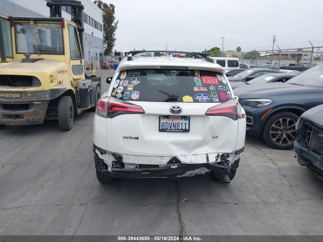 Toyota RAV4 LE 2018 JTMZFREV1JJ177473 Image 17