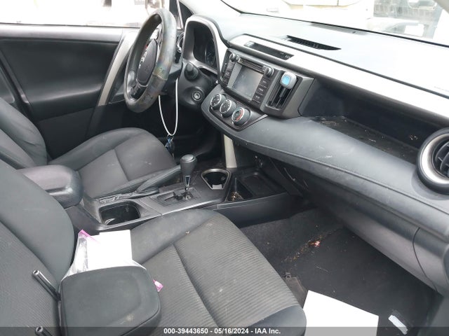 Toyota RAV4 LE 2018 JTMZFREV1JJ177473 Image 5