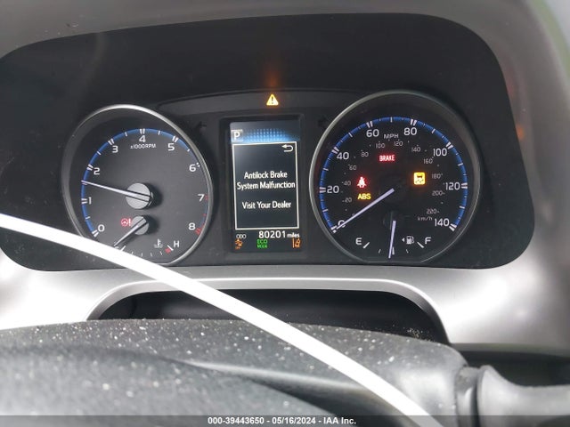Toyota RAV4 LE 2018 JTMZFREV1JJ177473 Image 7