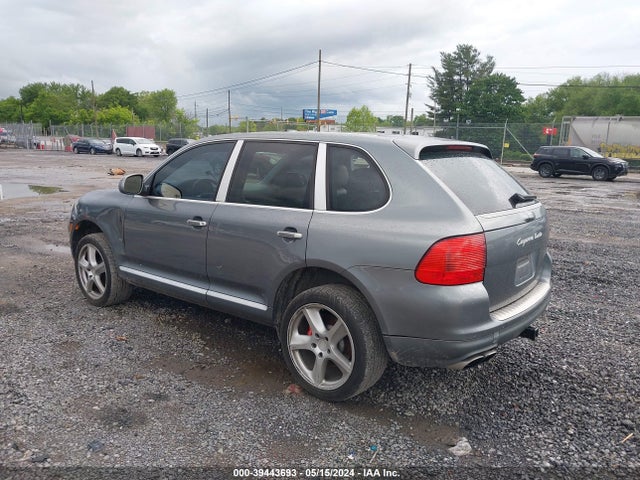 2005 PORSCHE CAYENNE WP1AC29P75LA92350 Photo 2