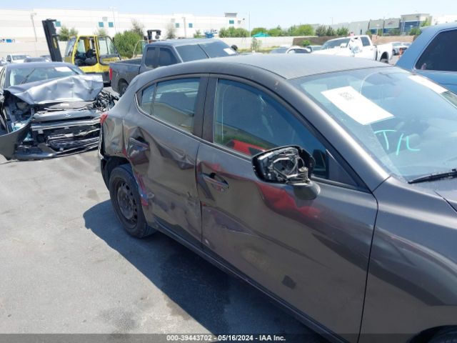 JM1BM1K7XE1176049 Mazda Mazda3 I Sport
