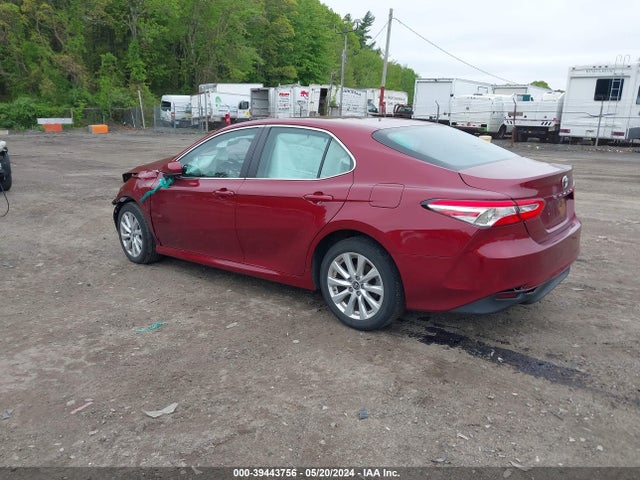 Toyota CAMRY LE 2018 4T1B11HK9JU650596 Image 3