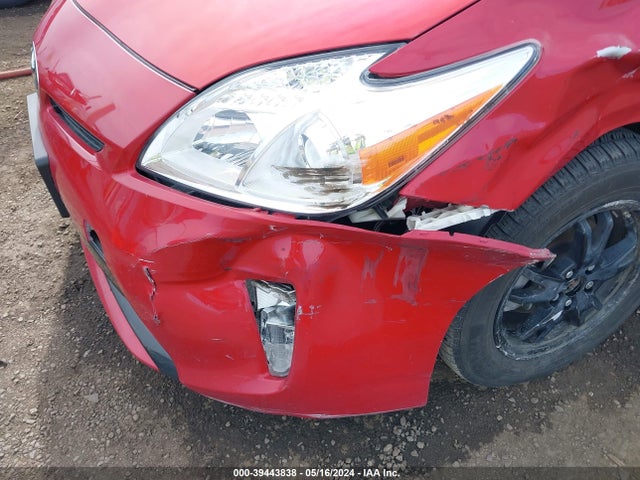 Toyota Prius Two 2015 JTDKN3DU4F1898730 Image 17