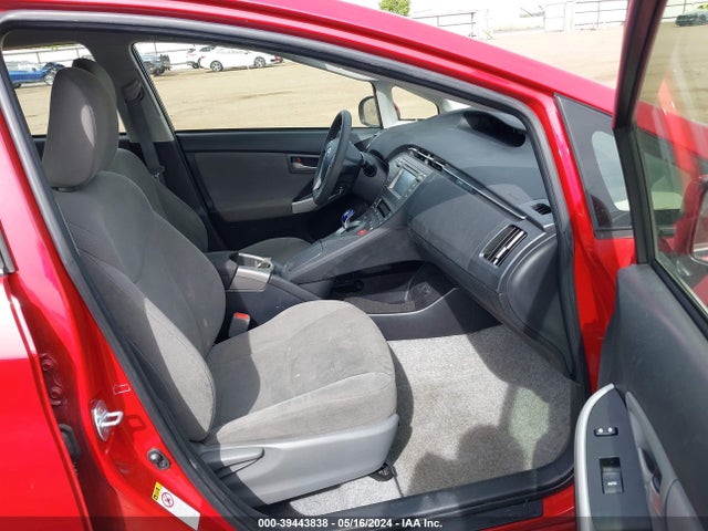 Toyota Prius Two 2015 JTDKN3DU4F1898730 Image 5