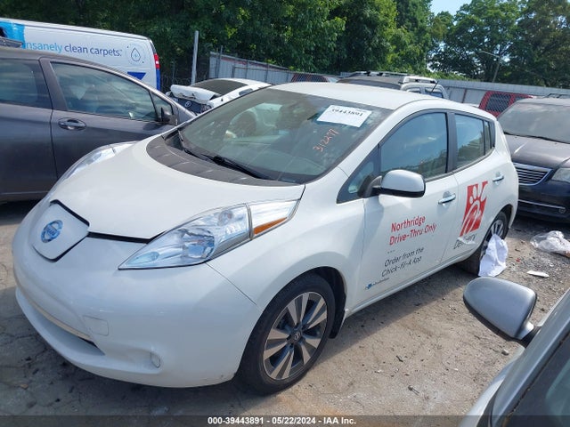 Nissan LEAF SV 2016 1N4BZ0CP4GC312277 Image 2