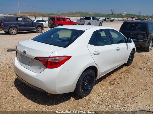 Toyota COROLLA LE 2018 2T1BURHE5JC073048 Image 4