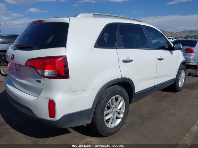 KIA SORENTO LX 2015 5XYKT4A6XFG653979 Image 4