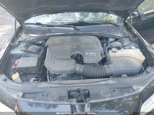2C3CCARG1JH181833 Chrysler 300 Touring L Awd