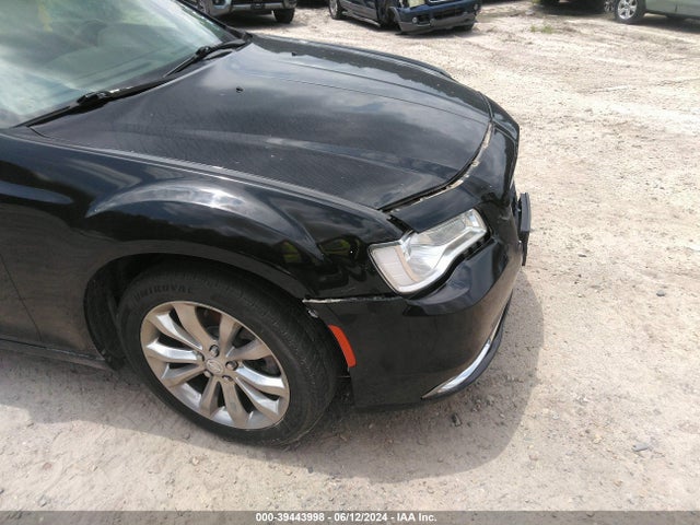 2C3CCARG1JH181833 Chrysler 300 Touring L Awd