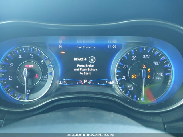 2C3CCARG1JH181833 Chrysler 300 Touring L Awd