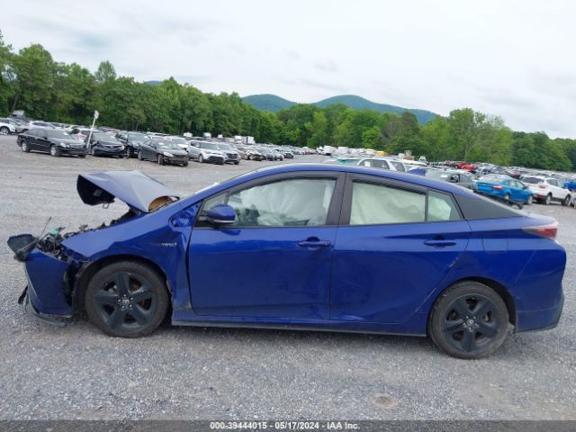 JTDKARFU8H3050868 Toyota Prius Four Touring