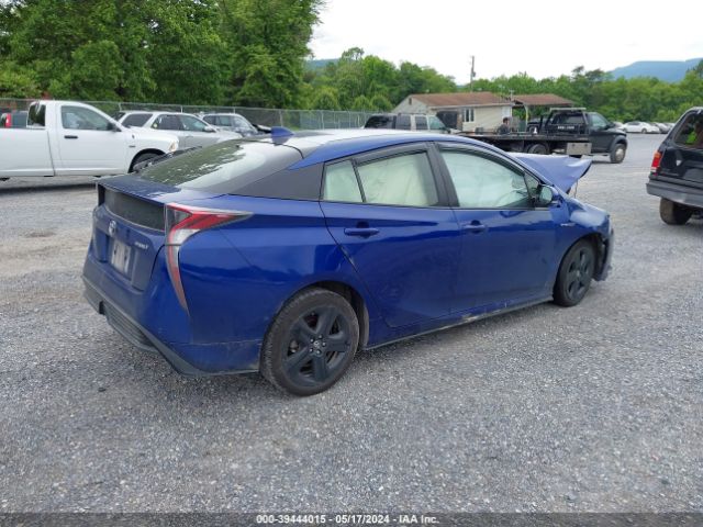 JTDKARFU8H3050868 Toyota Prius Four Touring