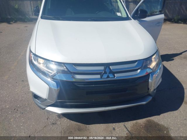 JA4AZ2A31HZ063477 Mitsubishi Outlander Es