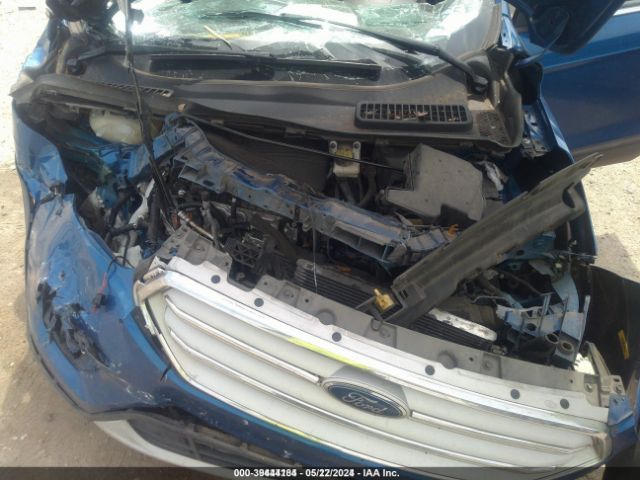 1FMCU9GD3JUA05214 Ford ESCAPE SE