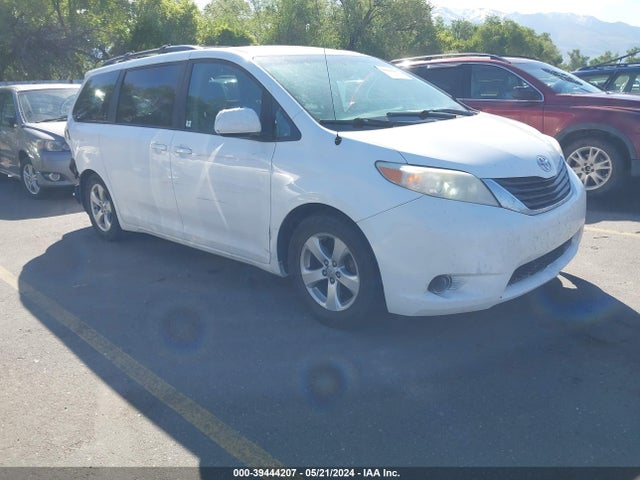 Toyota Sienna Le V6 8 Passenger 2014 5TDKK3DC5ES475446 zdjęcie główne