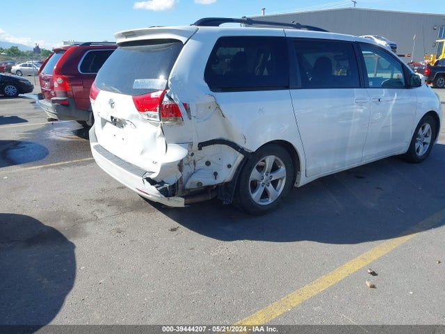 Toyota Sienna Le V6 8 Passenger 2014 5TDKK3DC5ES475446 Image 4