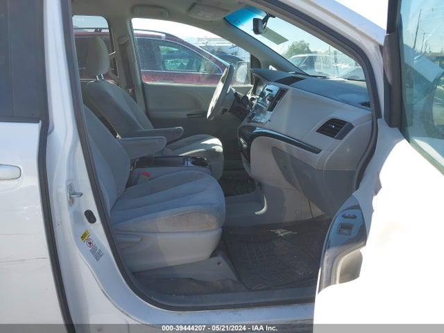Toyota Sienna Le V6 8 Passenger 2014 5TDKK3DC5ES475446 Image 5