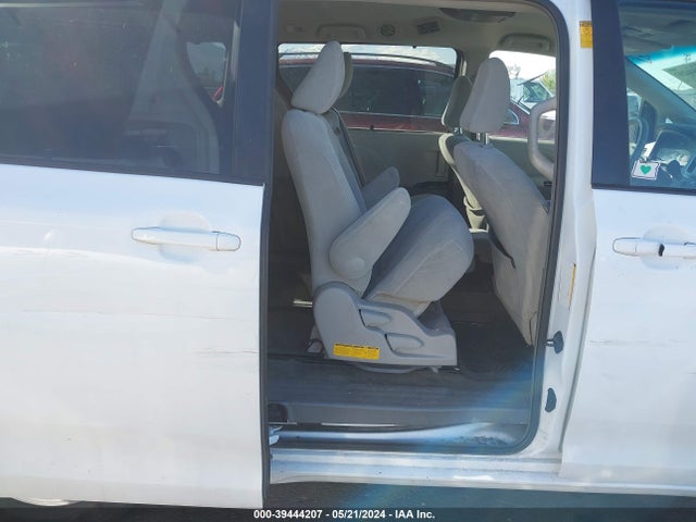 Toyota Sienna Le V6 8 Passenger 2014 5TDKK3DC5ES475446 Image 8