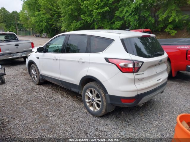 2017 FORD ESCAPE 1FMCU9G98HUE87295 Photo 2
