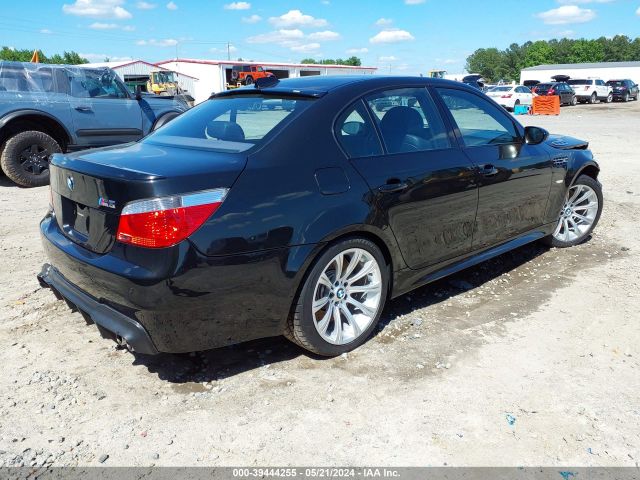2007 BMW M5 WBSNB93557CX07432 Photo 3