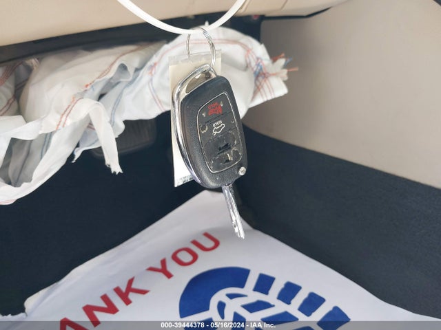 Hyundai SONATA SE 2017 5NPE24AF0HH525925 Image 11