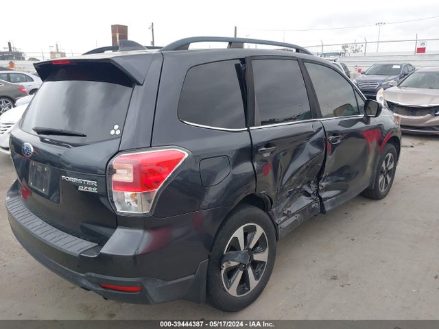 Subaru Forester 2.5i Limited 2017 JF2SJAJC3HH443603 Image 4