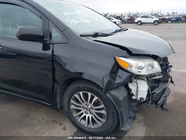 Toyota SIENNA XLE 2020 5TDYZ3DC8LS034963 Image 17