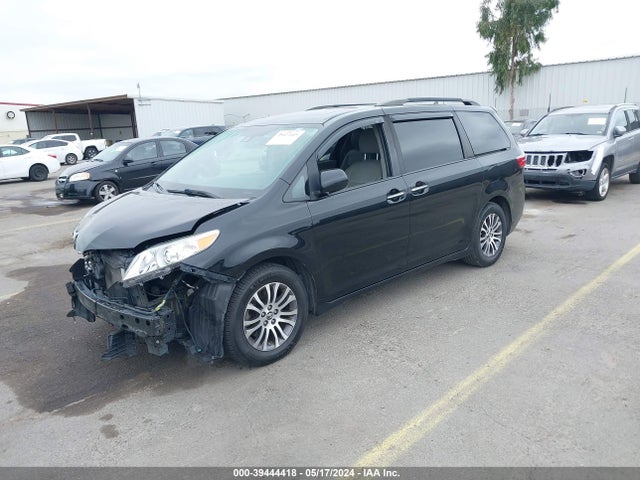 Toyota SIENNA XLE 2020 5TDYZ3DC8LS034963 Image 2