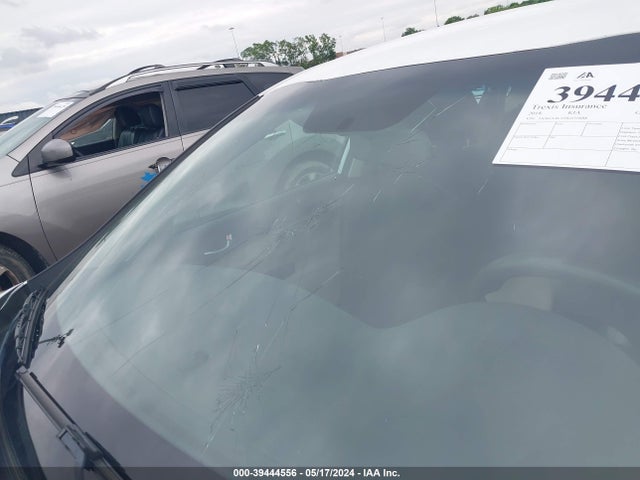 KIA Optima Lx 2018 5XXGT4L33JG272688 Image 12